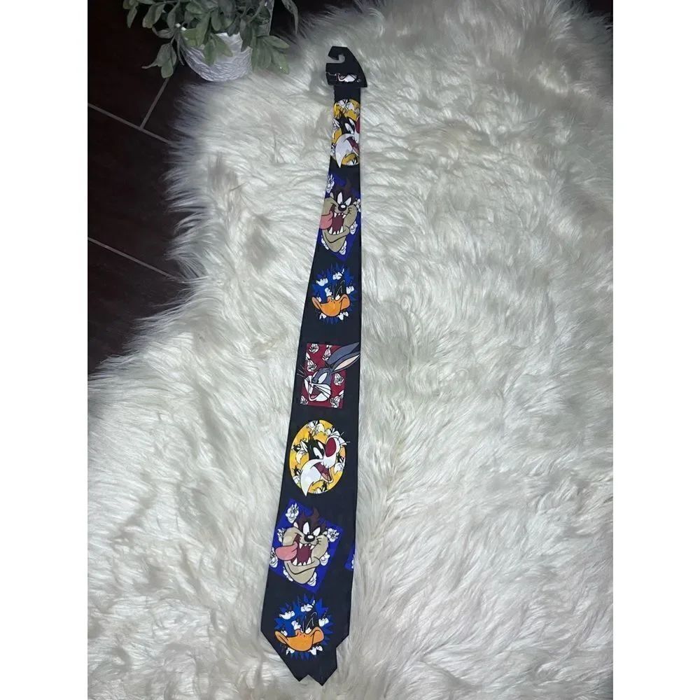 Looney Tunes Daffy, Taz, Sylvester and Bugs Bunny silk tie